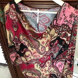 Beautiful paisley patterned lightweight sweater